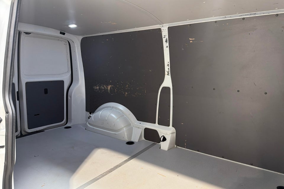 VW Transporter 2,0 TDi 150 Kassevogn DSG lang