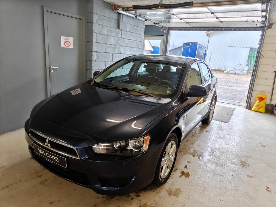 Mitsubishi Lancer 1,8 Invite SportSedan 4d