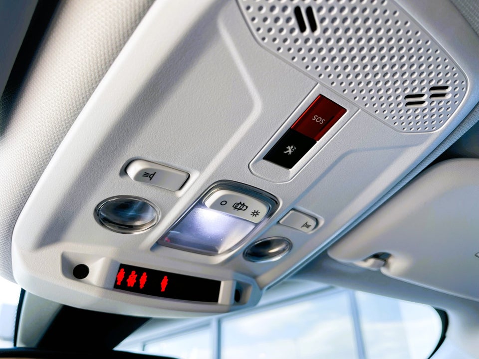 Peugeot 2008 1,2 PureTech 130 Active Limited EAT8 5d