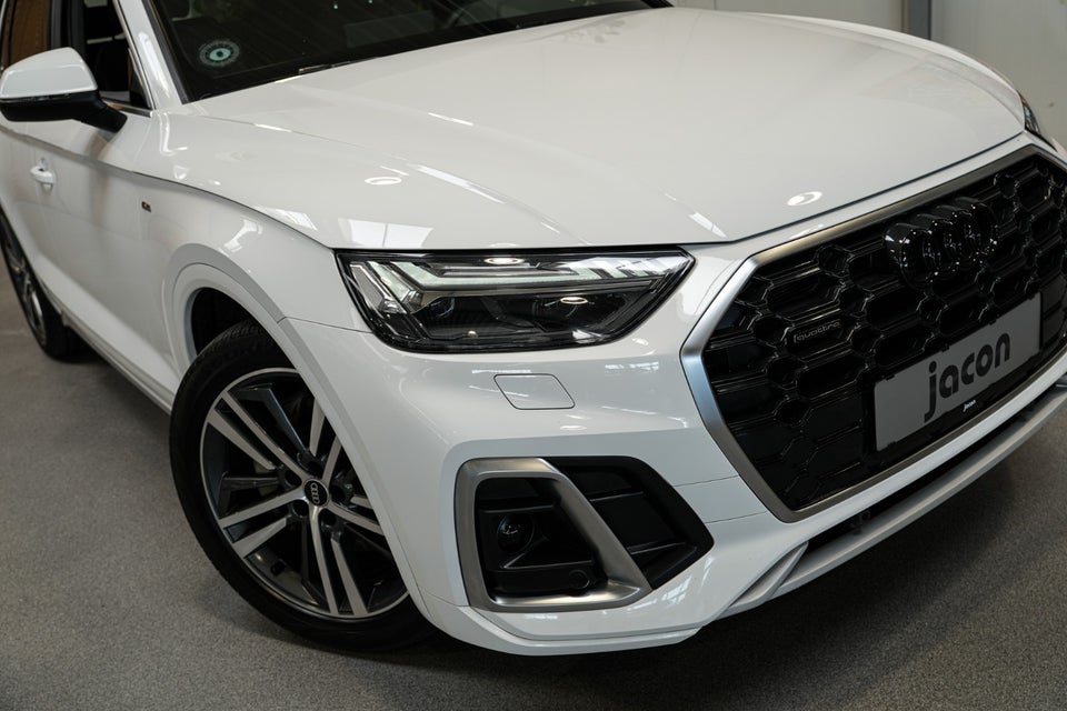 Audi Q5 55 TFSi e S-line quattro S-tr. 5d