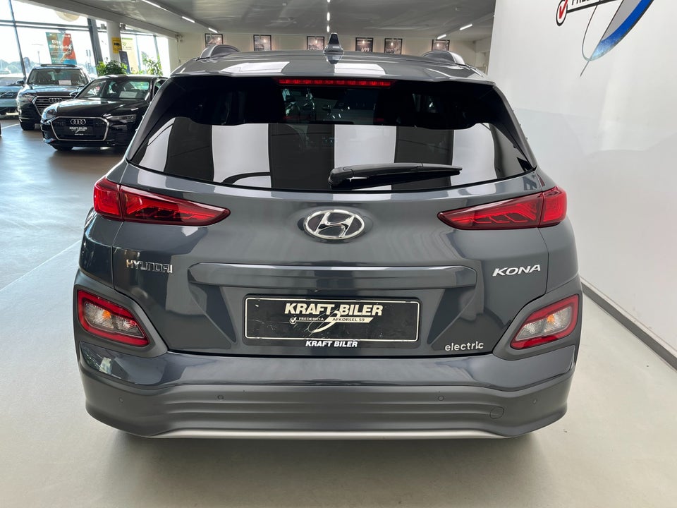 Hyundai Kona 64 EV Essential 5d