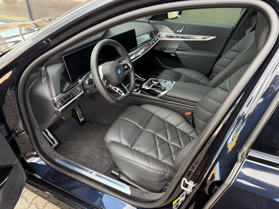BMW i7 eDrive50 M-Sport 4d