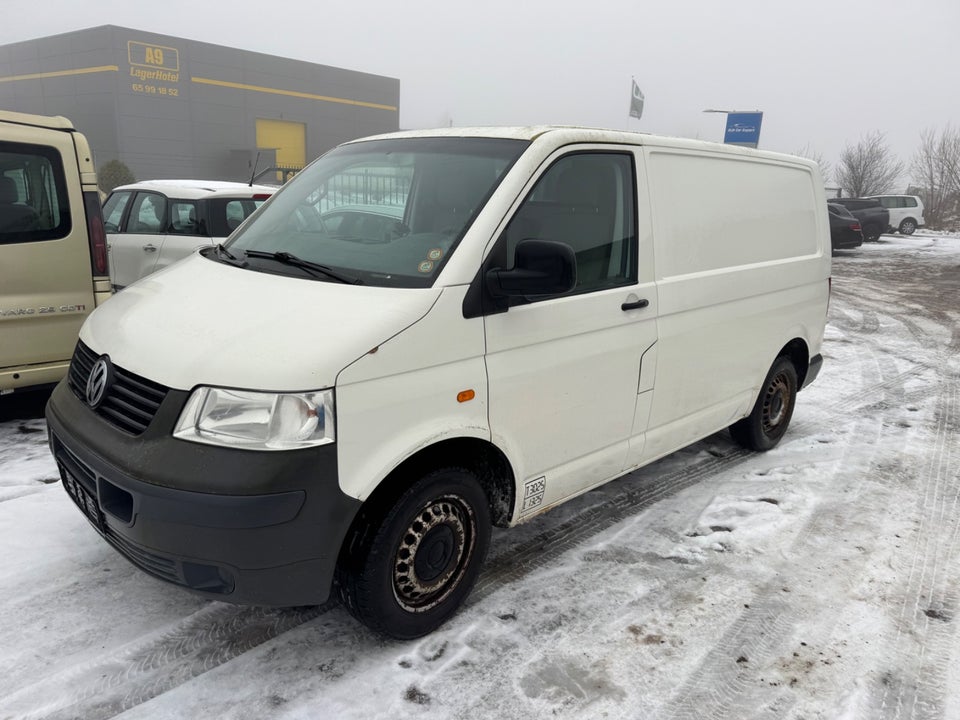 VW Transporter 1,9 TDi 104 Kassevogn kort 4d