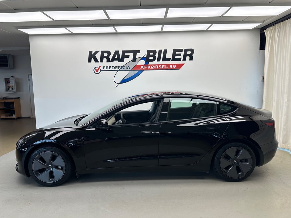 Tesla Model 3 Standard Range+ RWD 4d