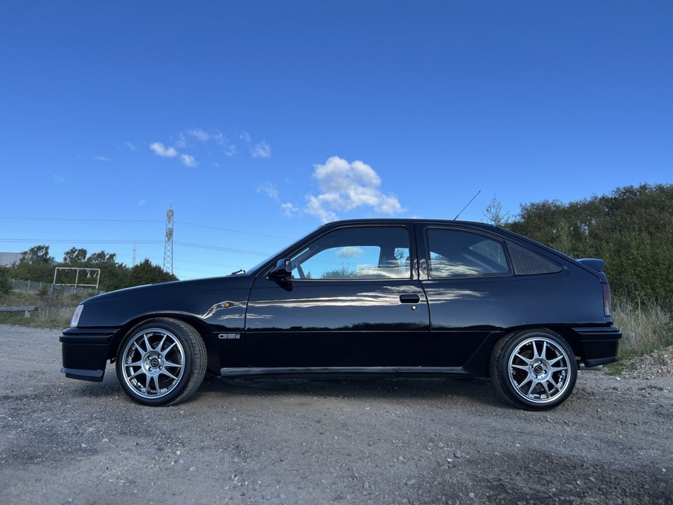 Opel Kadett 1,8 GSi 3d