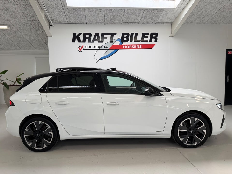 Opel Astra-e 54 Ultimate 5d