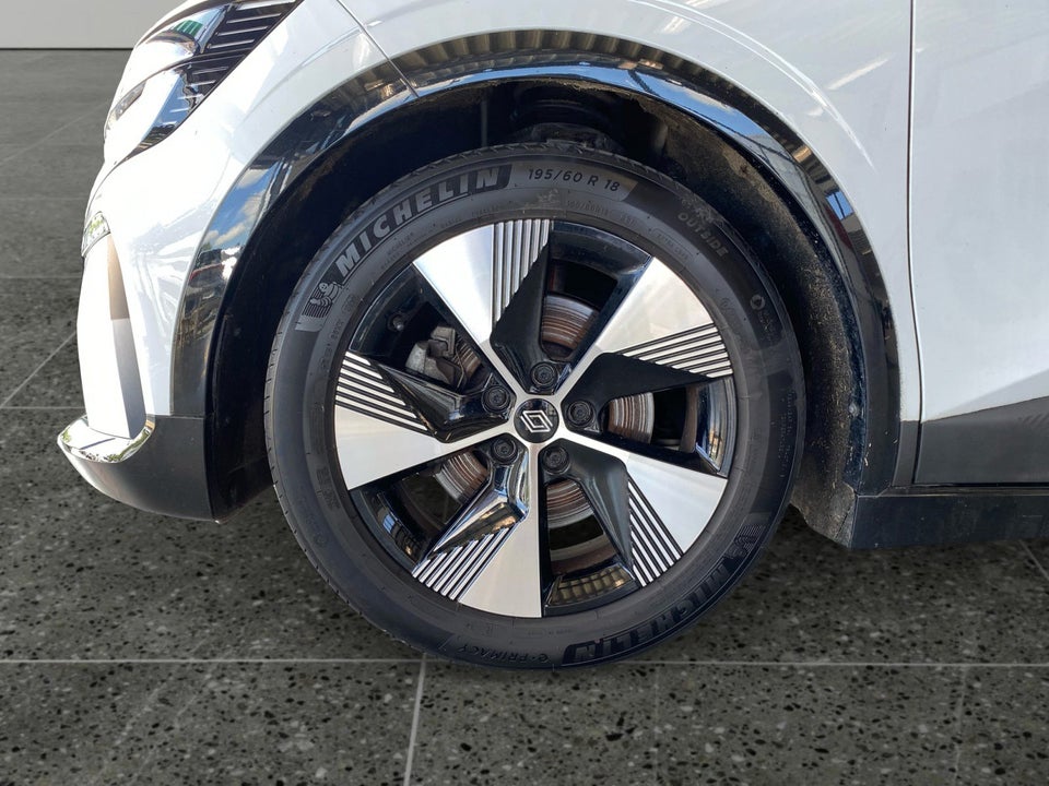Renault Megane E-Tech 40 Equilibre 5d