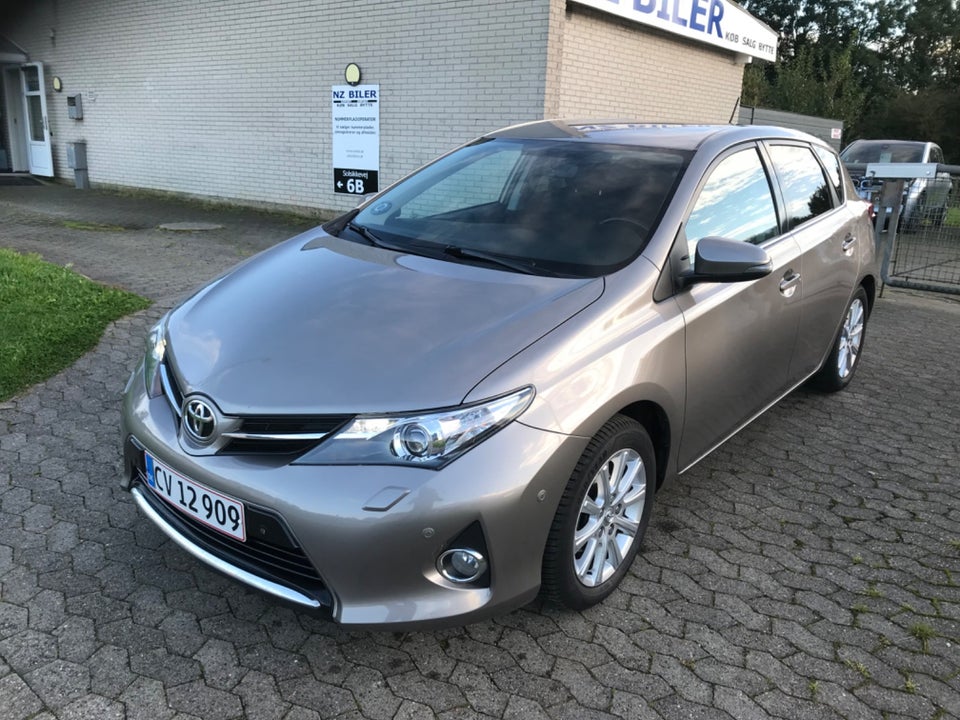 Toyota Auris 1,6 T2+ 5d