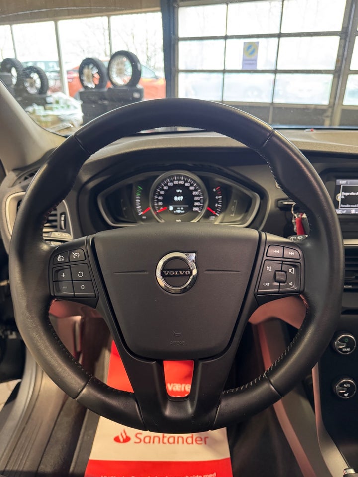 Volvo V40 2,0 D2 120 Kinetic 5d