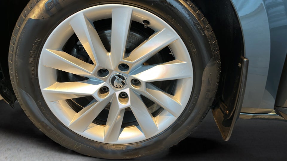 Skoda Superb 1,5 TSi 150 Style Business Combi DSG 5d