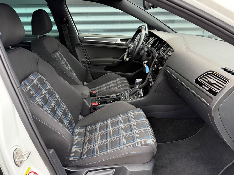 VW Golf VII 1,4 GTE DSG 5d