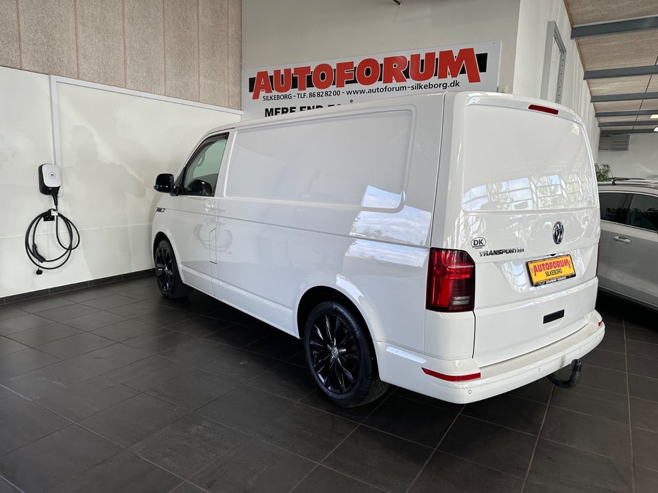 VW Transporter 2,0 TDi 150 Kassevogn DSG kort