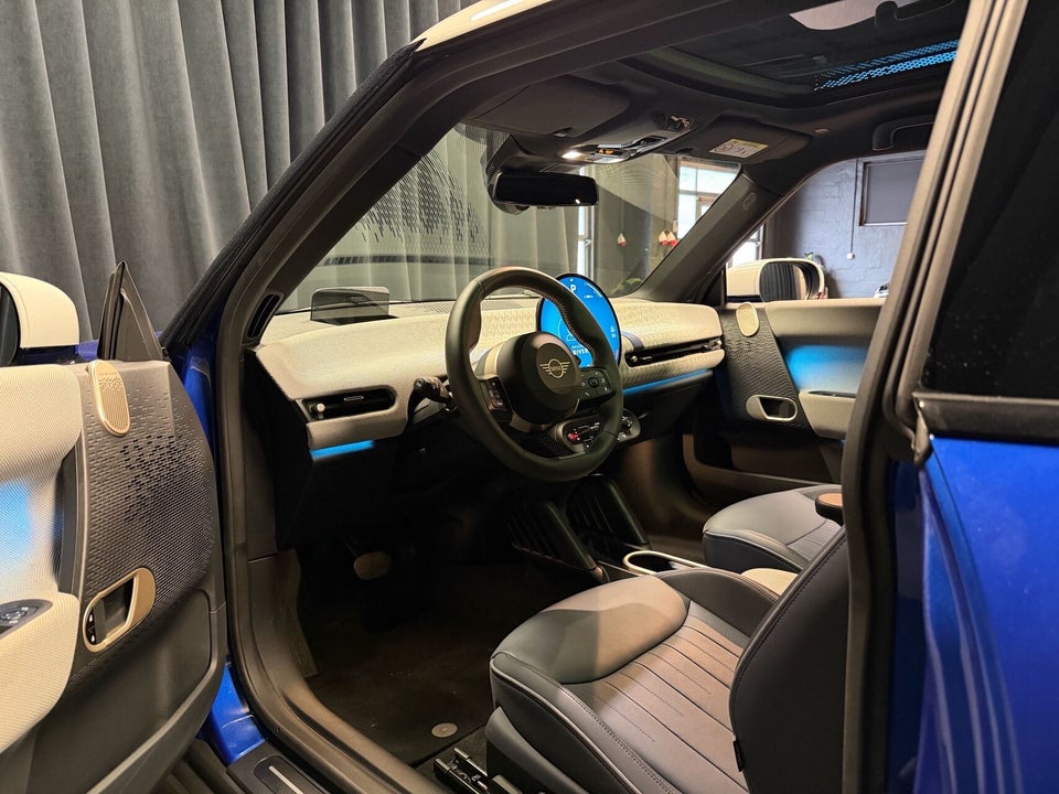 MINI Cooper SE Favoured Trim XL 3d
