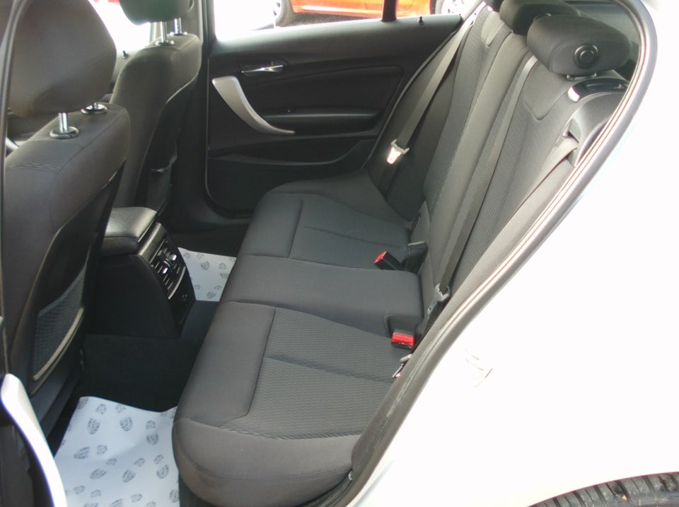 BMW 118i 1,5 Advantage aut. 5d