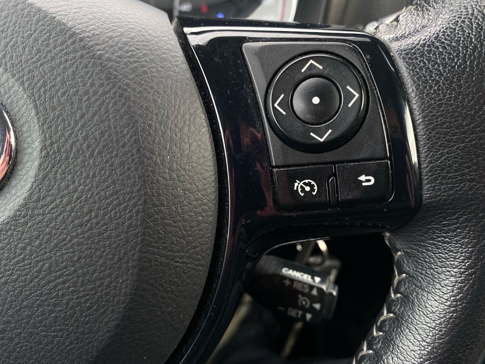 Toyota Yaris 1,5 VVT-i T2 Exclusive 5d