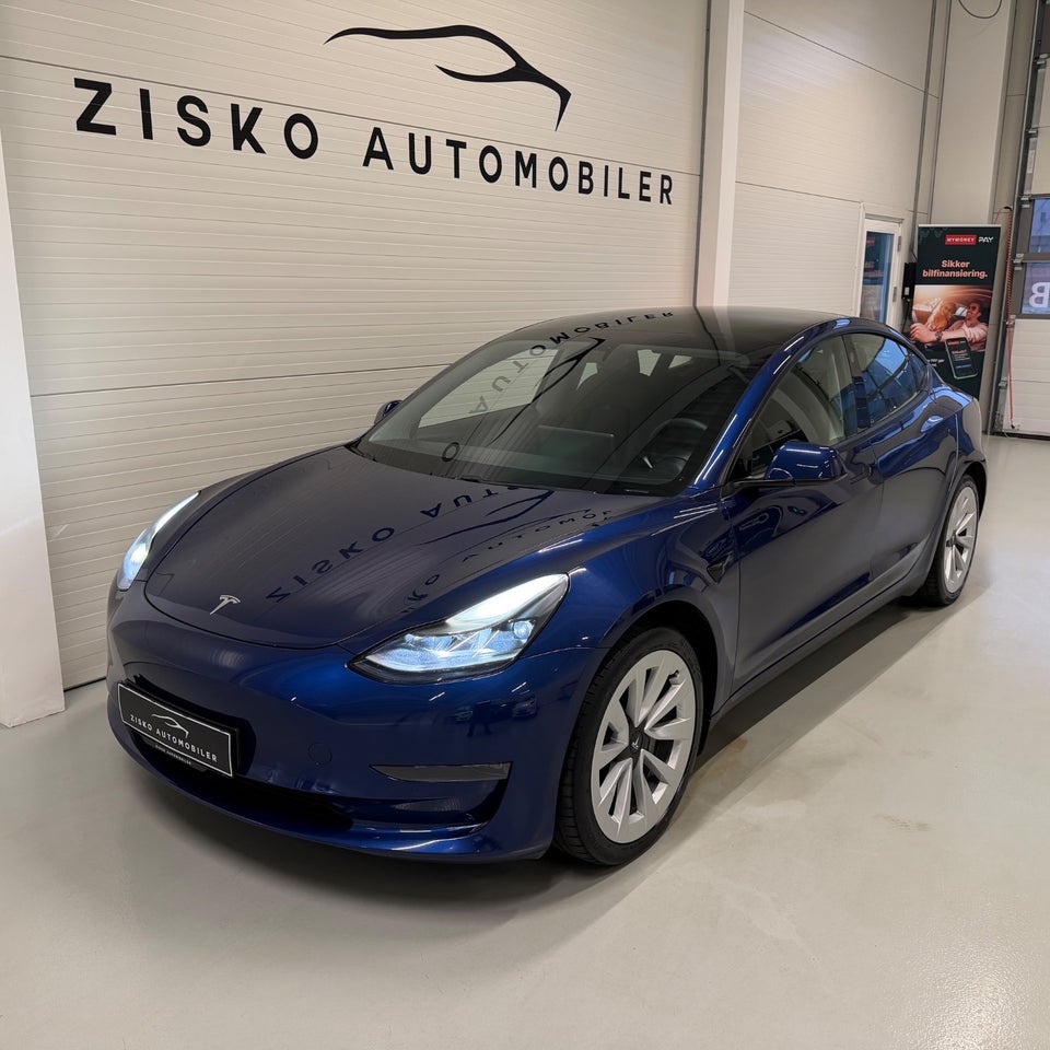 Tesla Model 3 Long Range AWD 4d