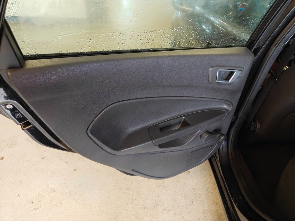 Ford Fiesta 1,6 TDCi 95 Titanium 5d