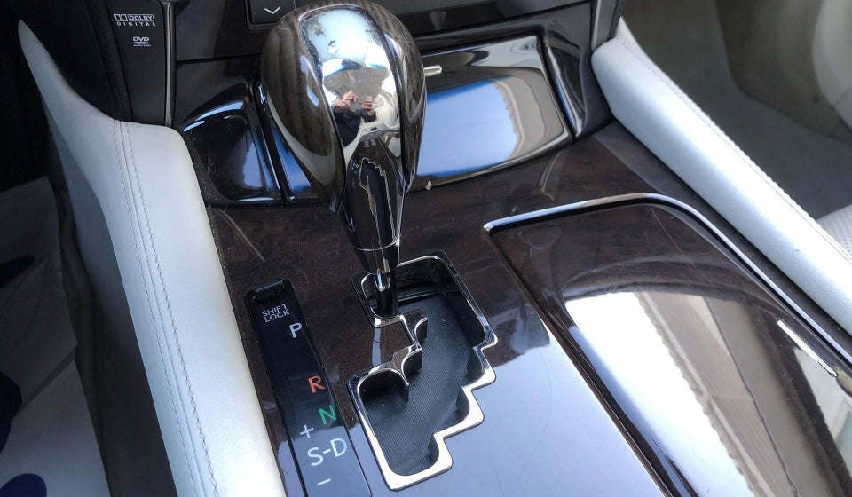 Lexus LS600h L 5,0 Wellness aut. 4d