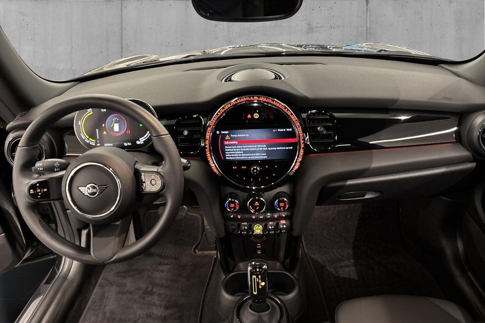 MINI Cooper SE Classic Trim 3d