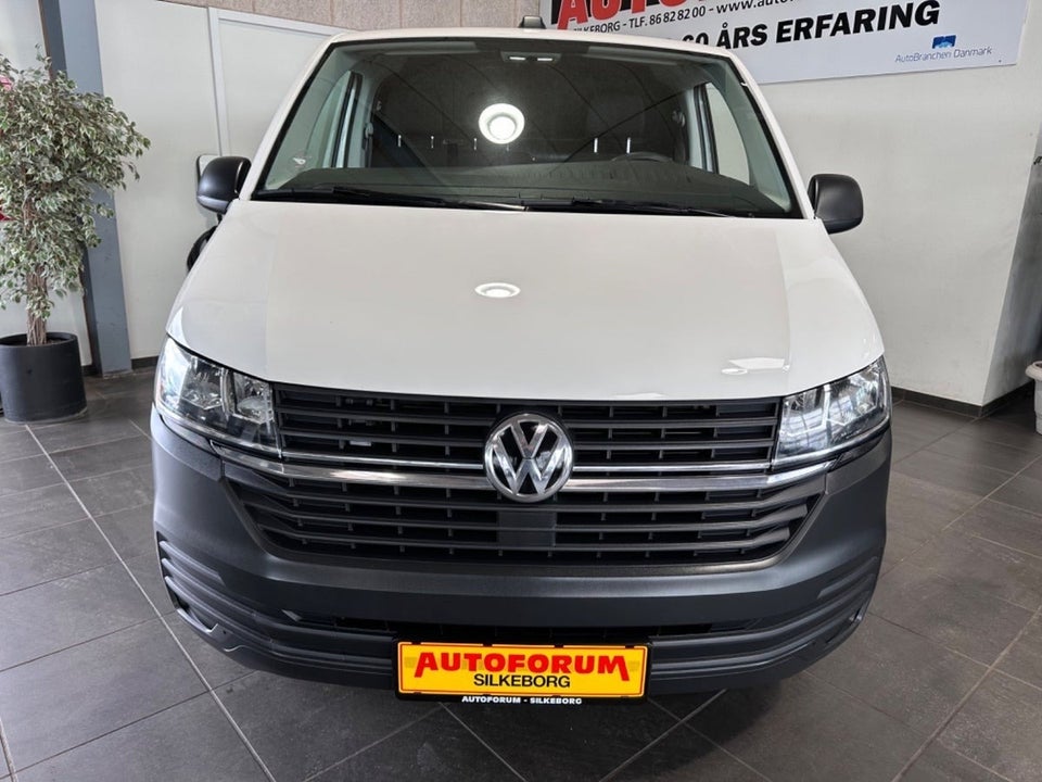 VW Transporter 2,0 TDi 110 Kassevogn lang