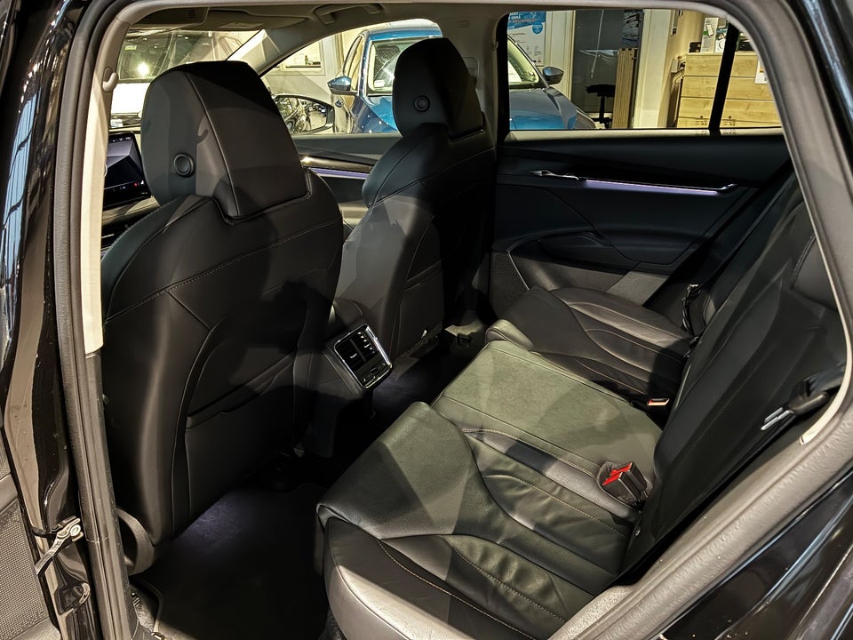 Skoda Enyaq 80 iV Suite 5d