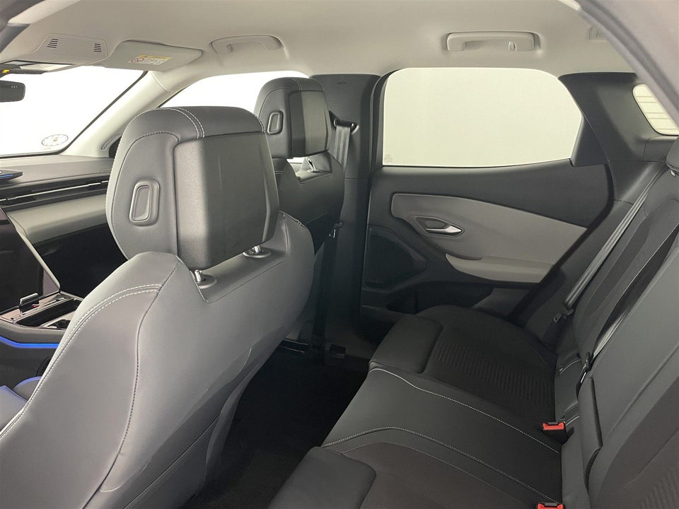 Ford Explorer 84 Select Extended Range AWD 5d