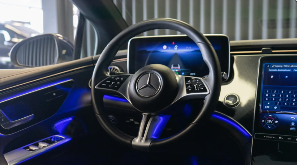 Mercedes EQE300 4d