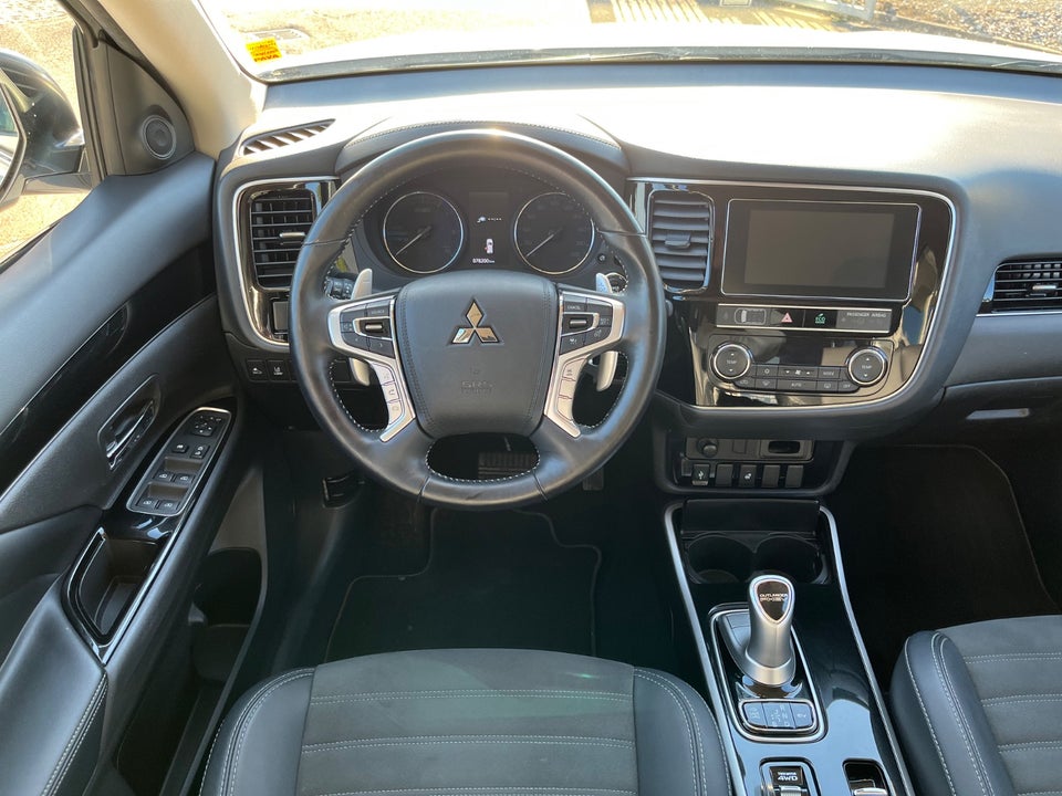 Mitsubishi Outlander 2,4 PHEV Intense CVT 4WD 5d