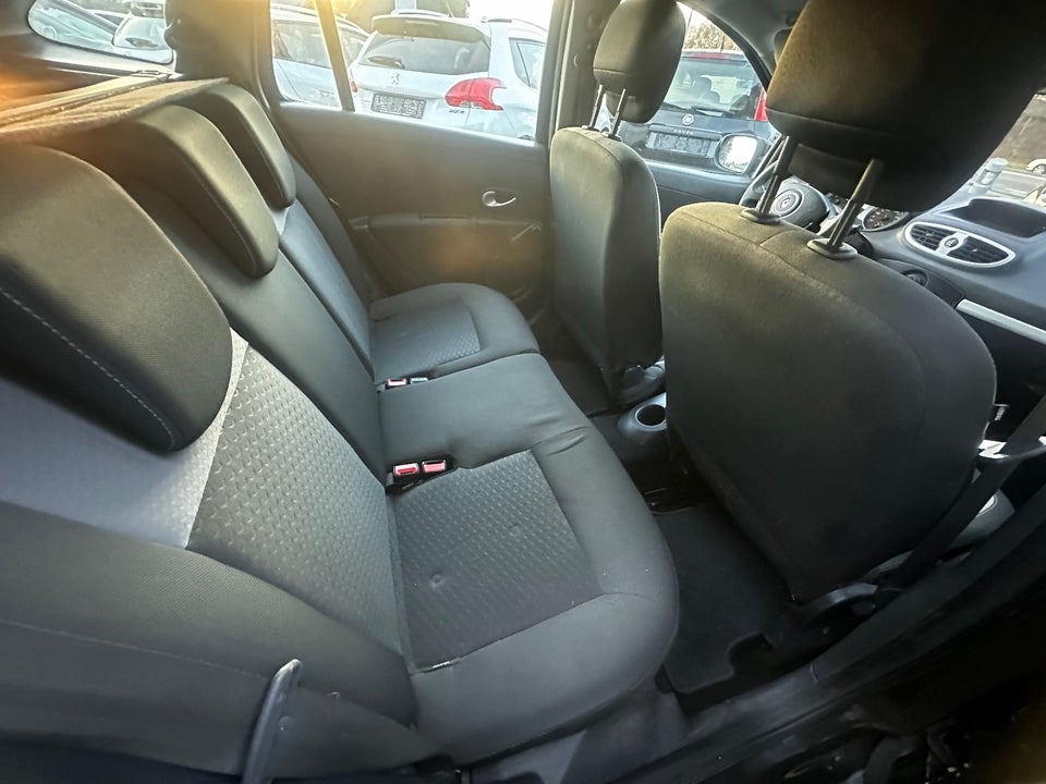 Renault Clio III 1,5 dCi 75 Avantage Sport Tourer 5d