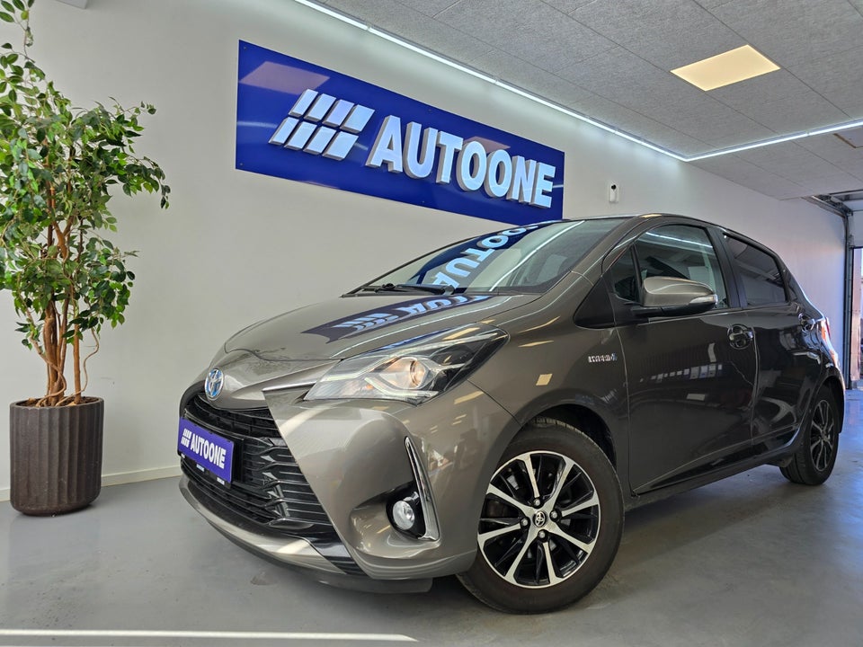 Toyota Yaris 1,5 Hybrid H3 Limited Smart e-CVT 5d