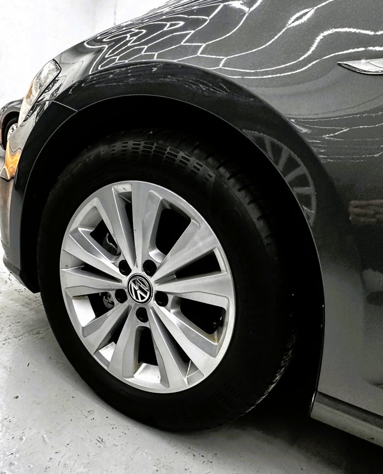 VW Golf VII 1,5 TSi 130 Highline DSG 5d