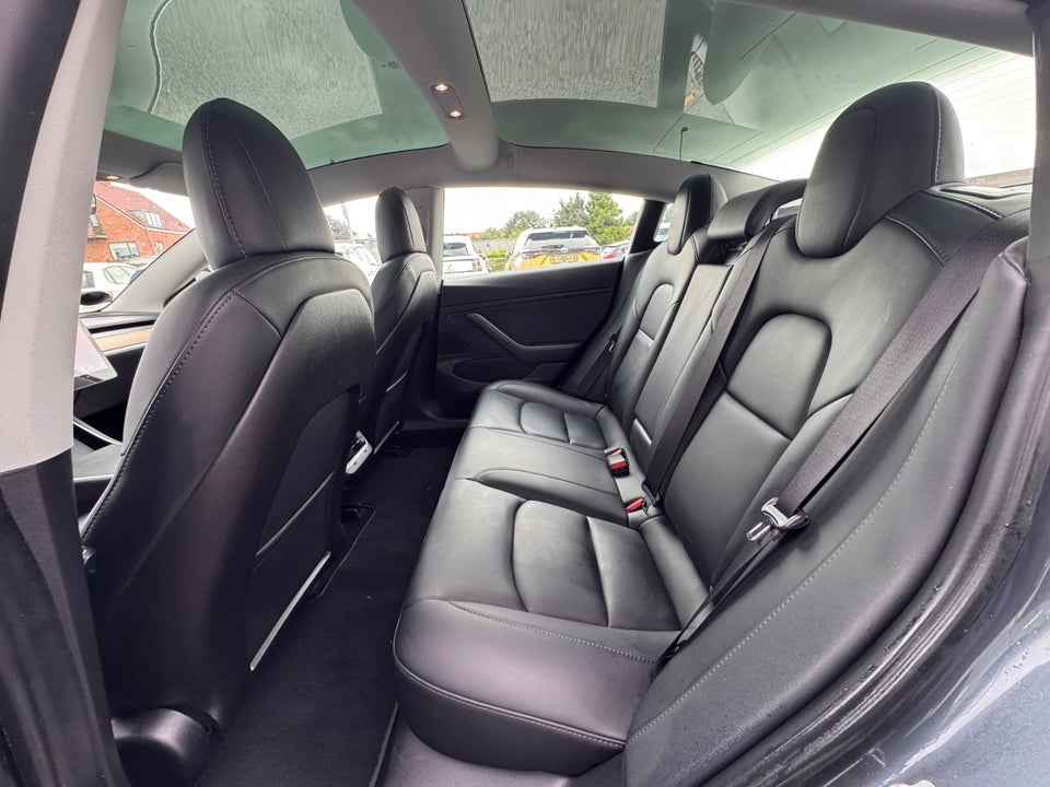 Tesla Model 3 Long Range AWD 4d