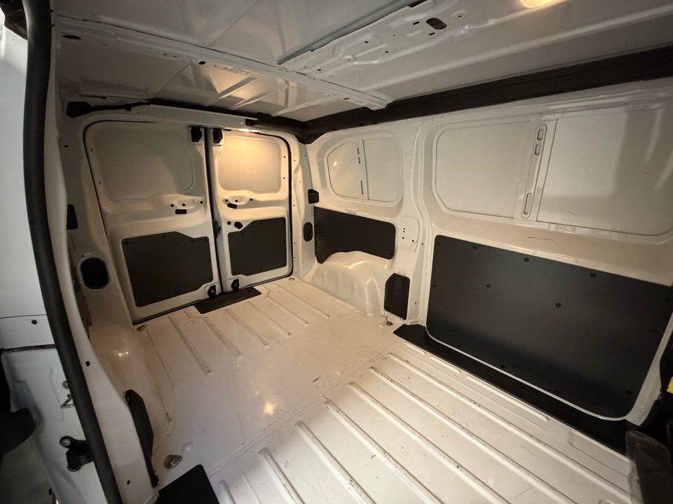 Peugeot e-Expert 75 L2 Plus Van