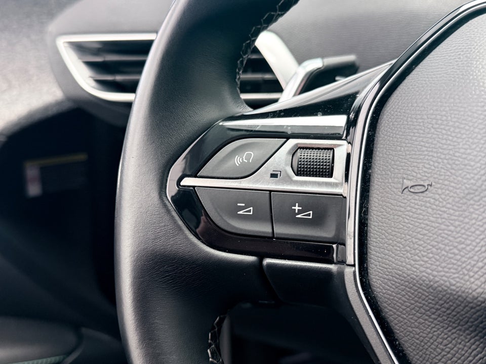 Peugeot 3008 1,6 Hybrid Allure Pack EAT8 5d
