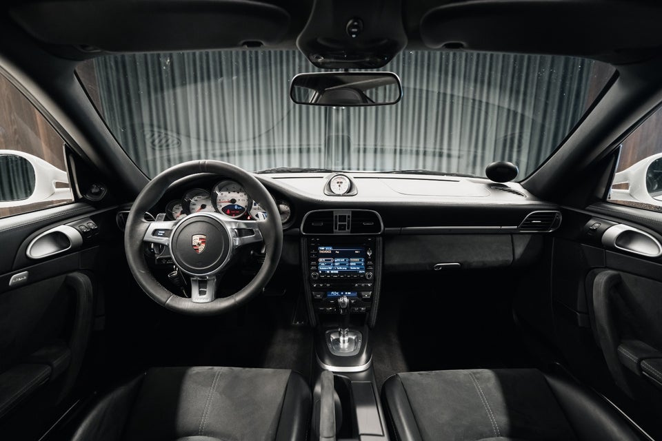 Porsche 911 Carrera 4 GTS 3,8 Coupé 2d