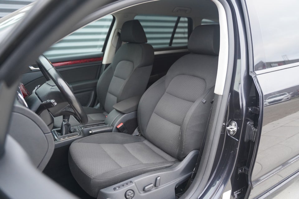 Skoda Superb 1,8 TSi 160 Elegance Combi 5d