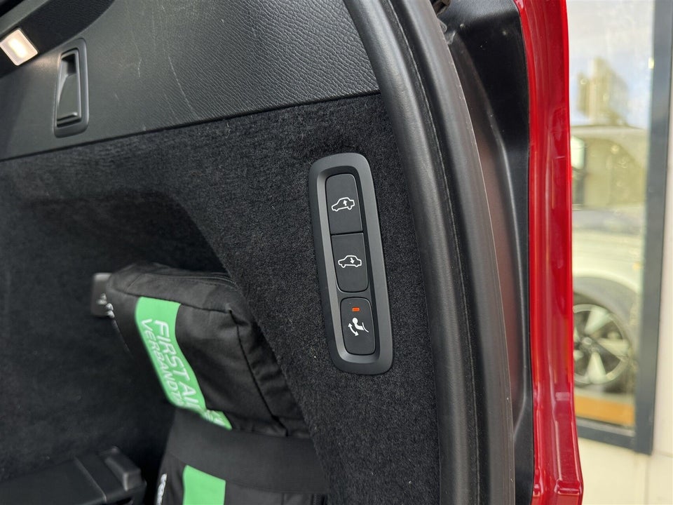 Volvo XC90 2,0 T8 ReCharge Ultimate Dark aut. AWD 7prs 5d