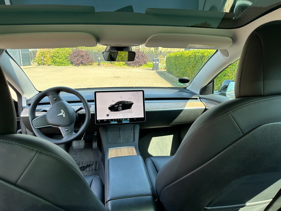 Tesla Model 3 Long Range AWD 4d