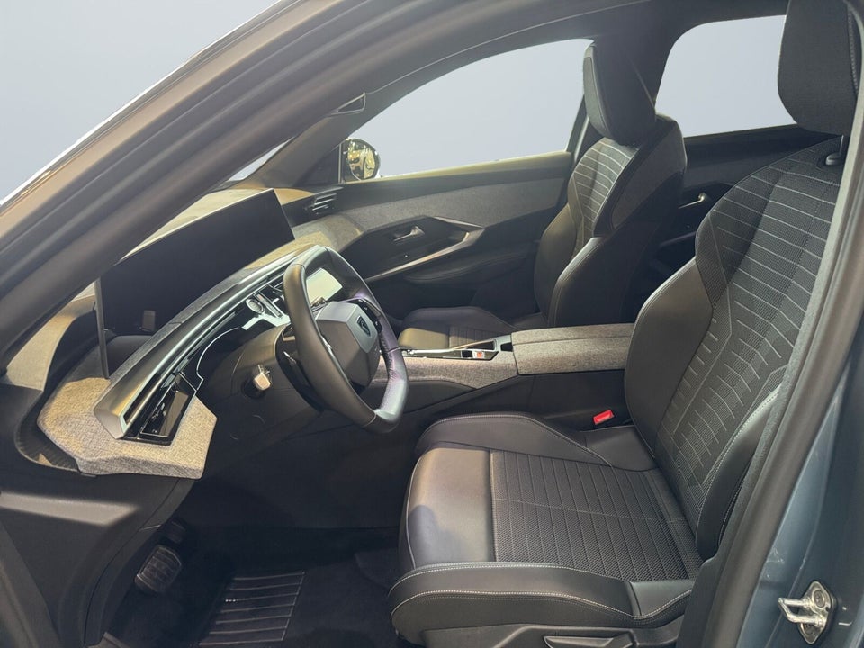 Peugeot e-5008 77 Allure 7prs 5d