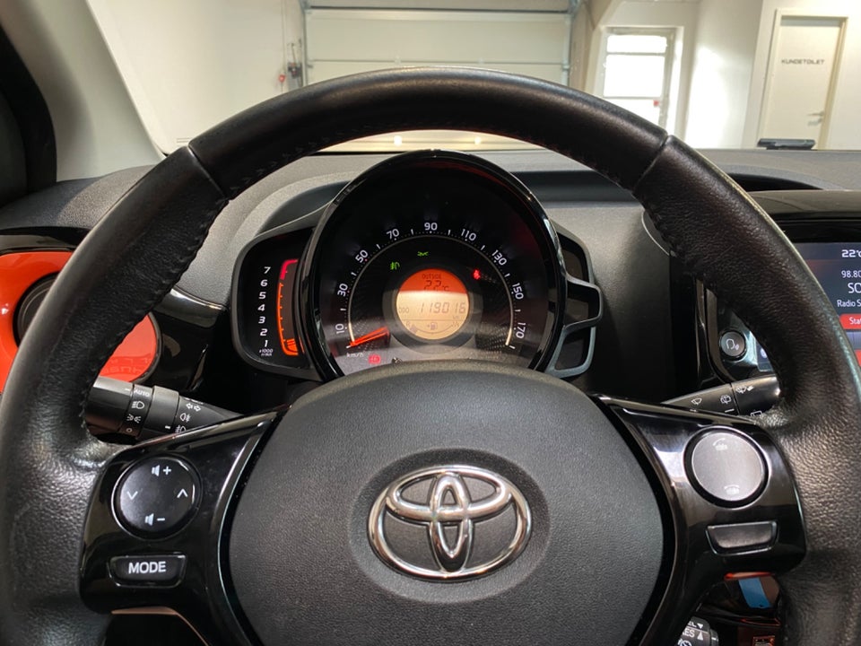 Toyota Aygo 1,0 VVT-i x-style 5d