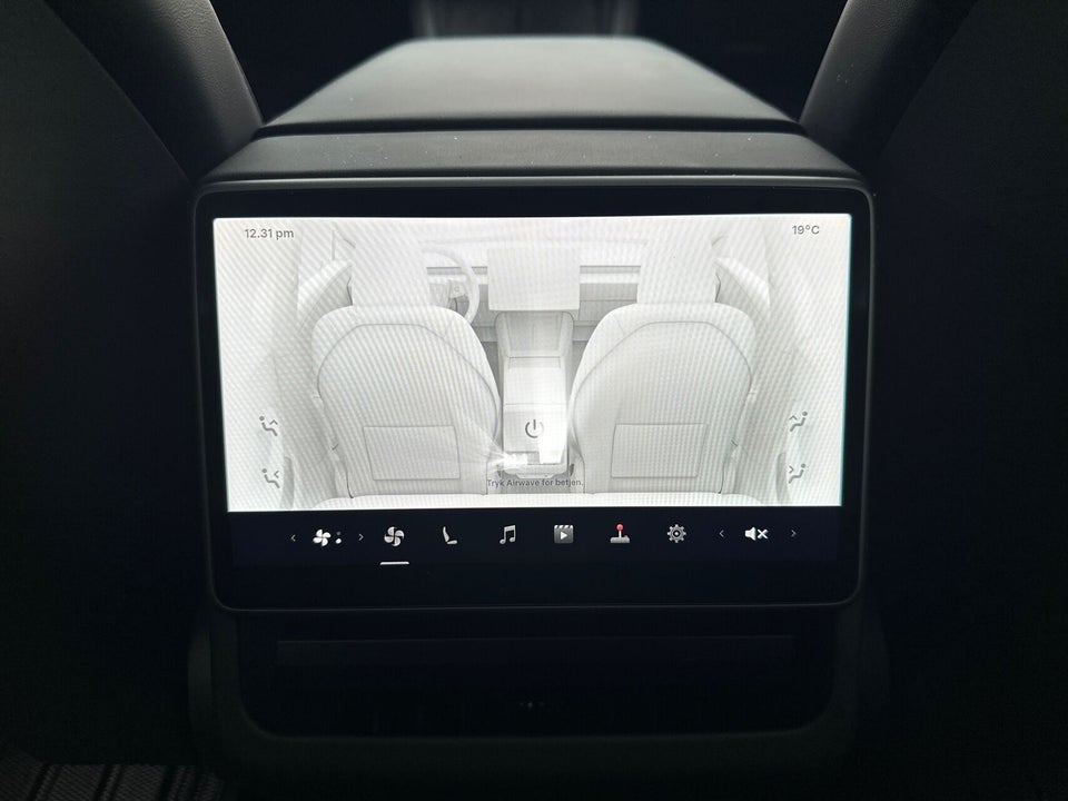 Tesla Model 3 Long Range AWD 4d