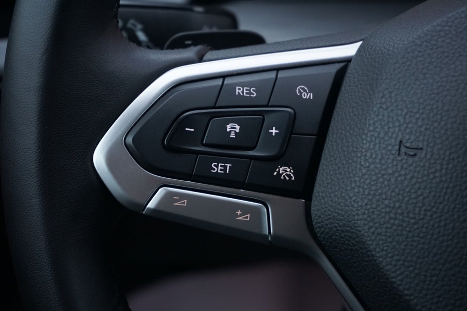 VW Golf VIII 1,4 eHybrid DSG 5d