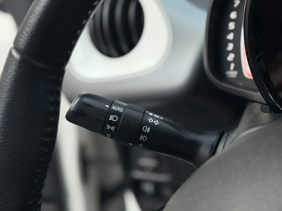 Toyota Aygo 1,0 VVT-i x-press 5d