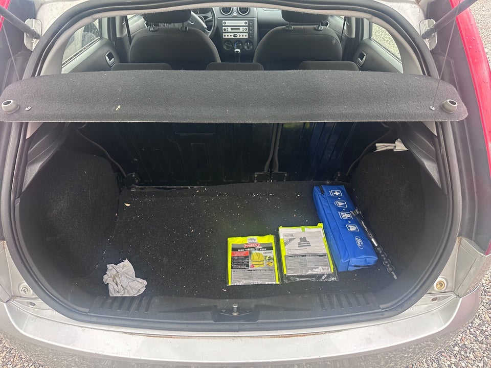 Ford Fiesta 1,4 Ghia aut. 5d