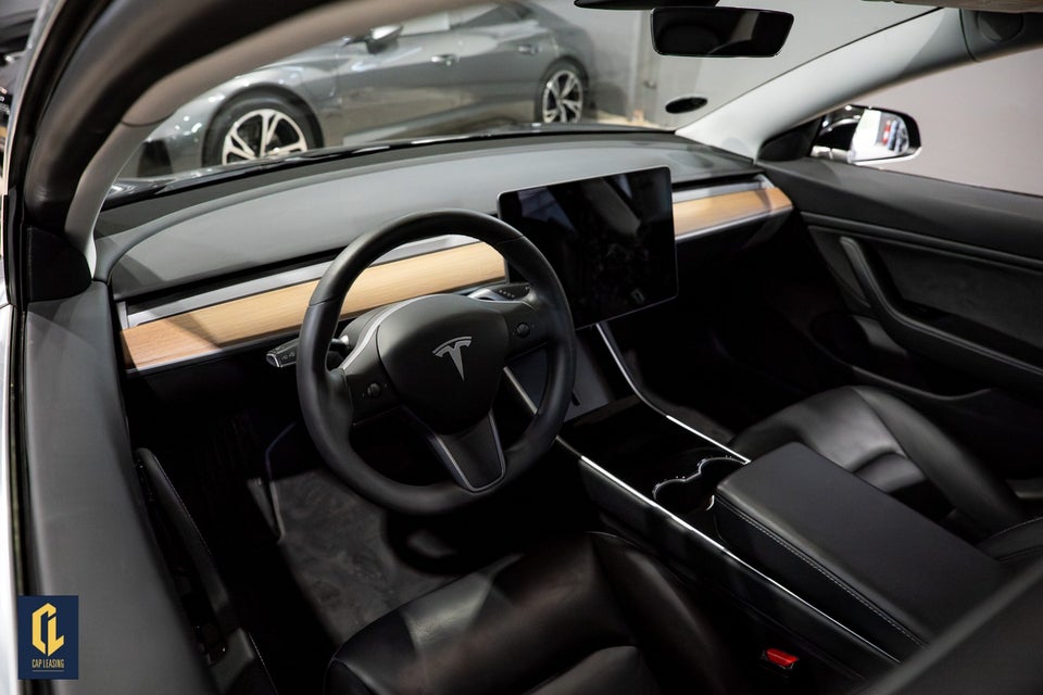 Tesla Model 3 Long Range AWD 4d