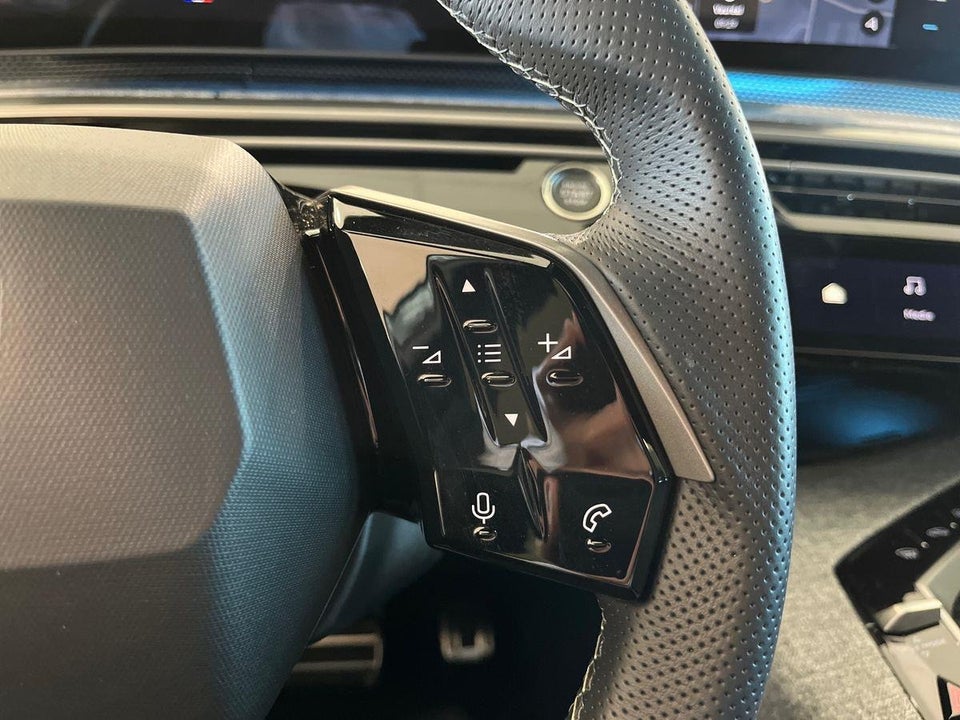 Peugeot e-5008 77 GT Pack 7prs 5d