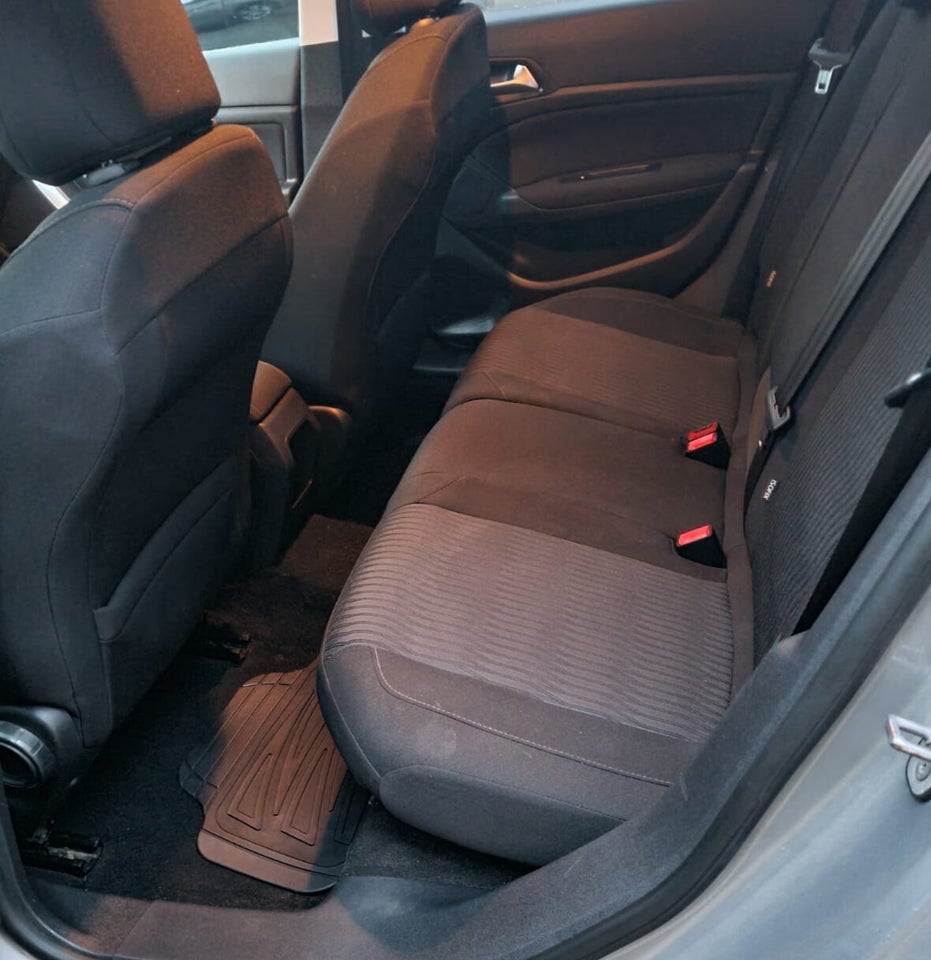 Peugeot 308 1,6 BlueHDi 120 Active SW 5d