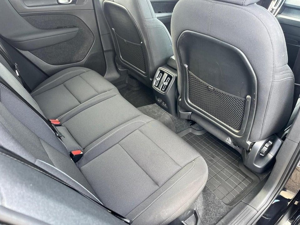 Volvo EC40 Extended Range Black Edition 5d