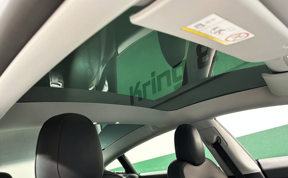 Tesla Model 3 RWD 4d