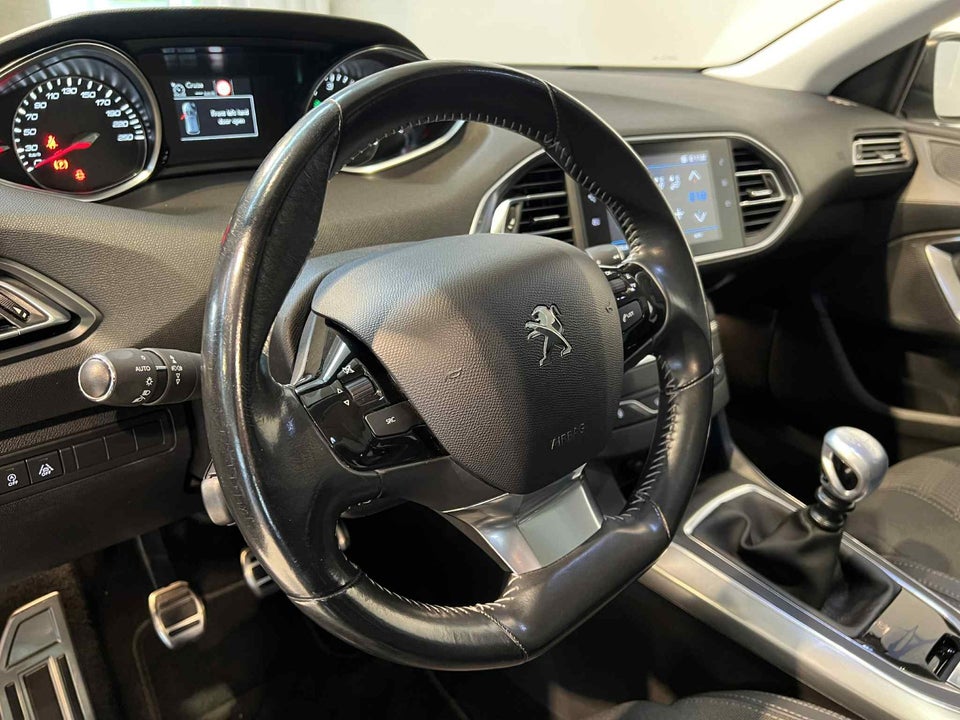 Peugeot 308 1,6 BlueHDi 120 Allure Sky SW 5d